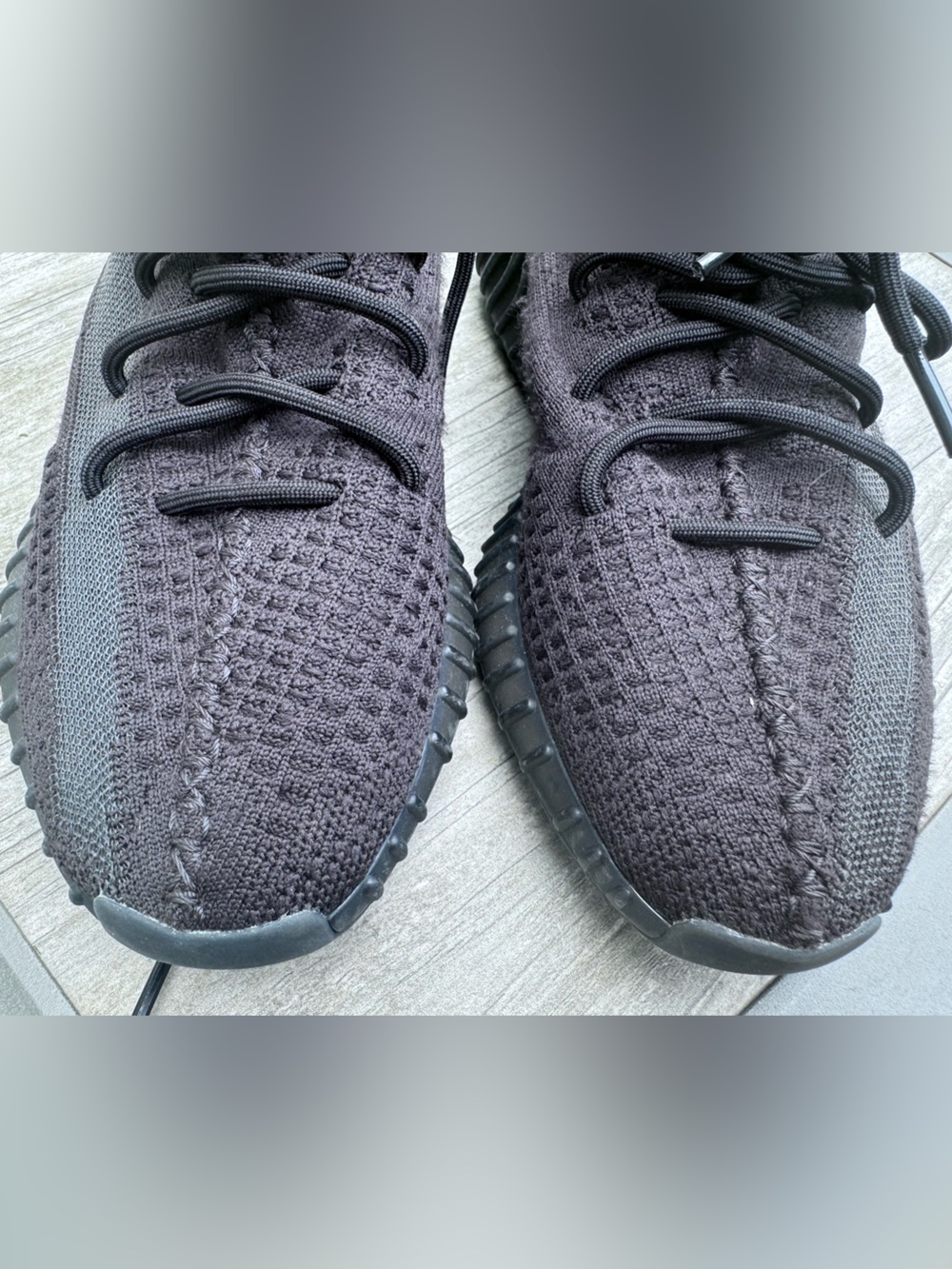 adidas Yeezy Boost 350 V2 “Onyx” – Men’s US 9.5 – Barely Worn, With Original Box - Picture 4 of 11